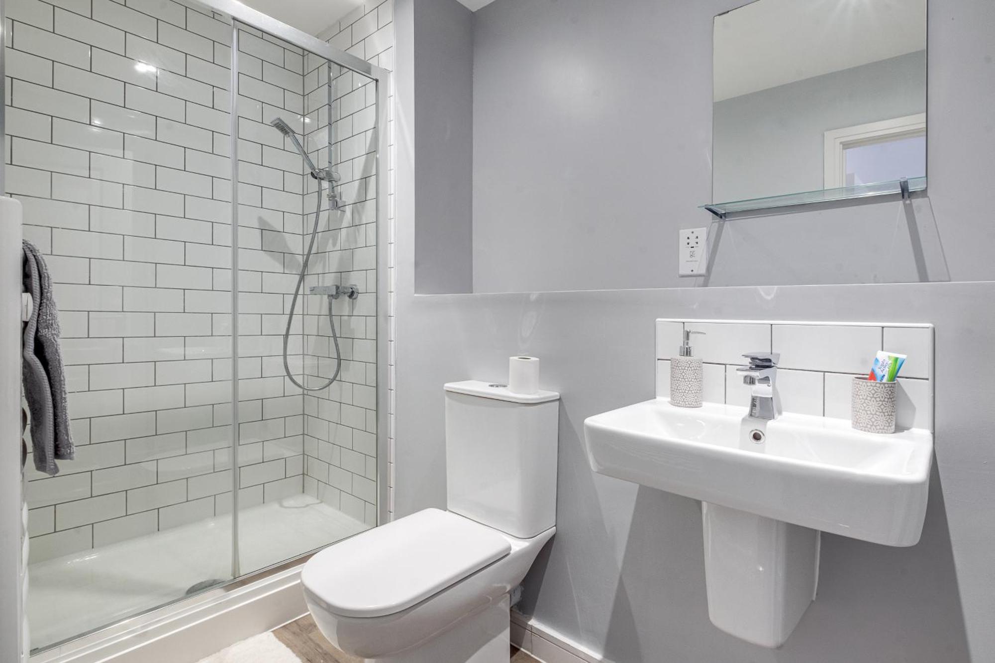 City Centre Emerald Escape - Sleeps-6, 2Beds & 2Baths , Netflix , Free Internet Birmingham Exteriér fotografie