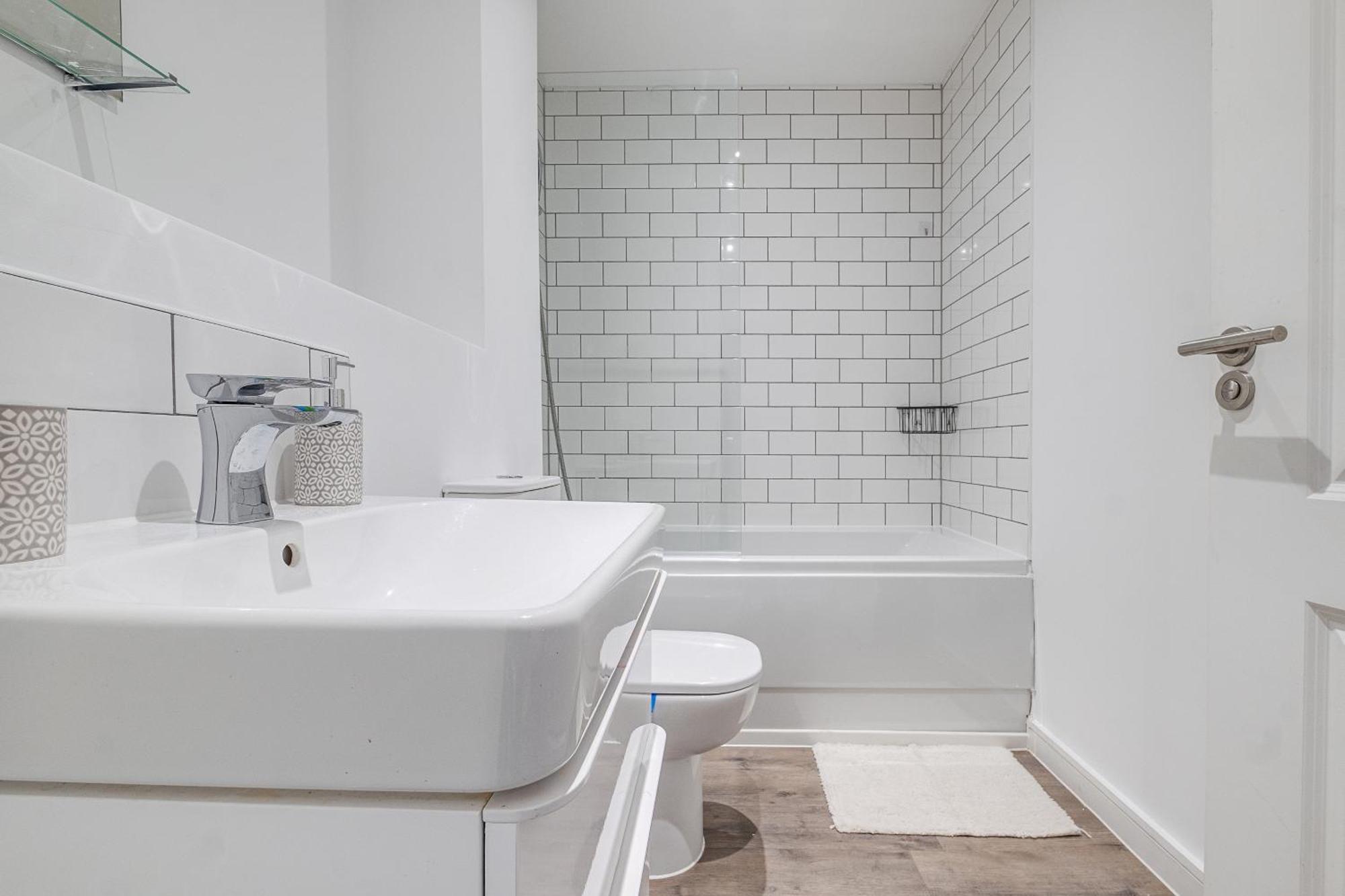 City Centre Emerald Escape - Sleeps-6, 2Beds & 2Baths , Netflix , Free Internet Birmingham Exteriér fotografie