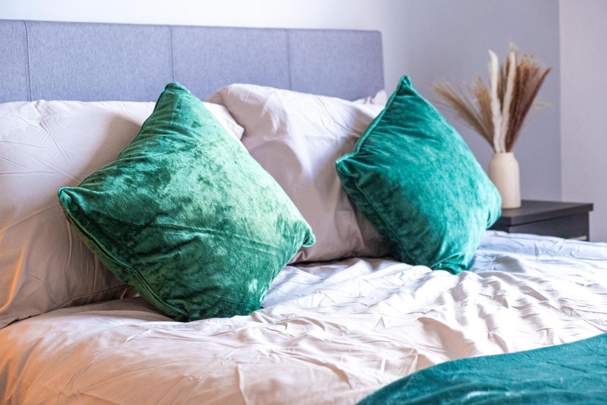 City Centre Emerald Escape - Sleeps-6, 2Beds & 2Baths , Netflix , Free Internet Birmingham Exteriér fotografie